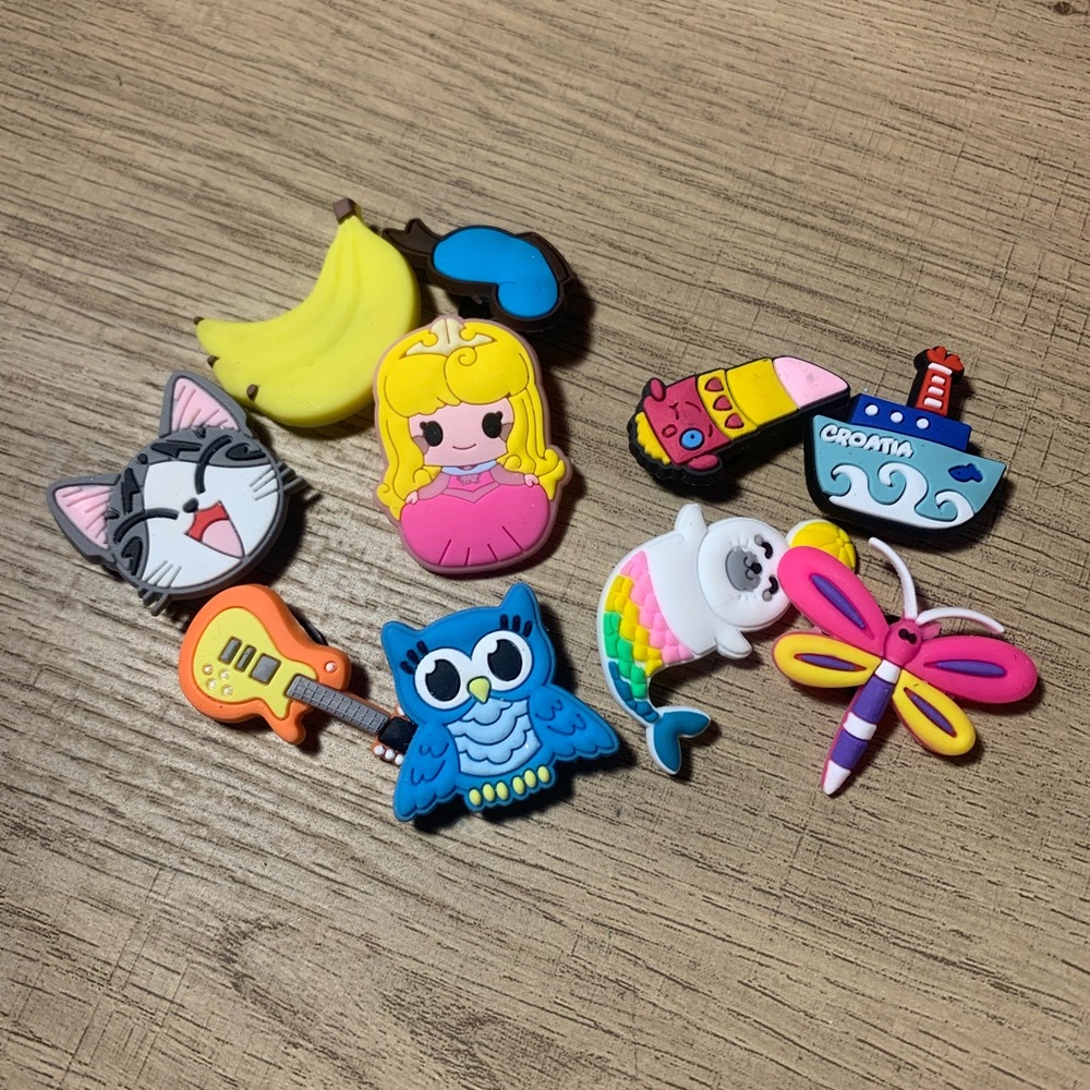 Croc charms